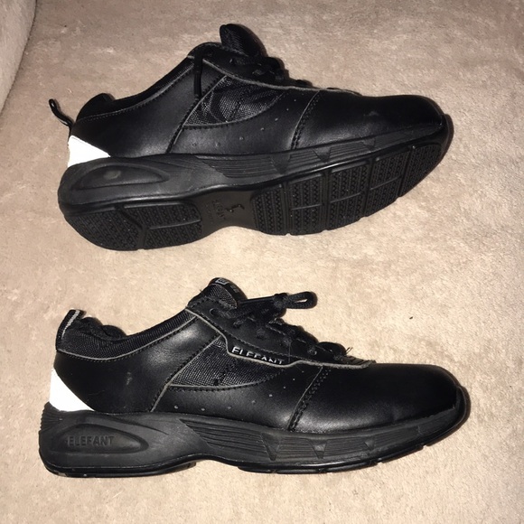Elefant size 5 black with grey reflective accent sneakers 💕 - Picture 3 of 8